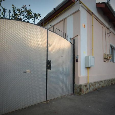 Yox Apartment 6 Oradea Exterior foto