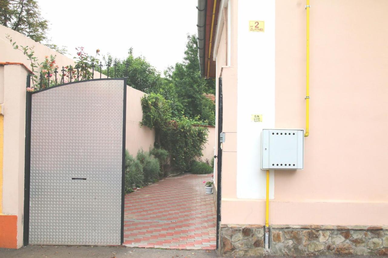 Yox Apartment 6 Oradea Exterior foto