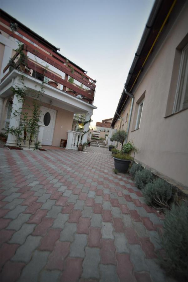 Yox Apartment 6 Oradea Exterior foto